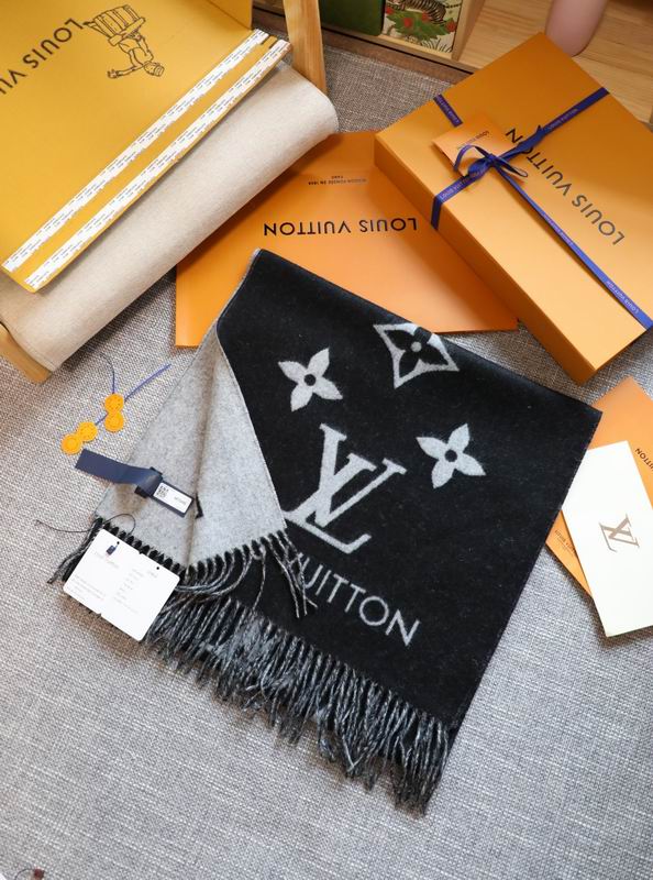 LV scarf 170X45cm E17